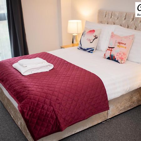 Cocooonstays Short Lets & Accommodation スラウ エクステリア 写真